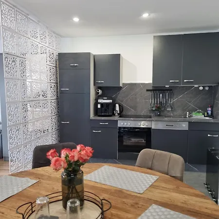 Rheinpark Rheinblick & Parkplatz *