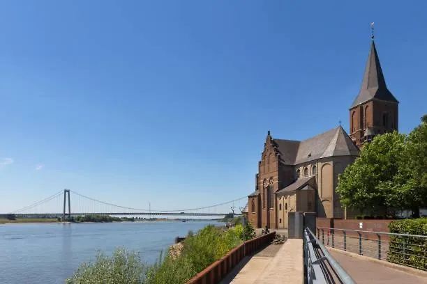 Rheinpark Rheinblick & Parkplatz *