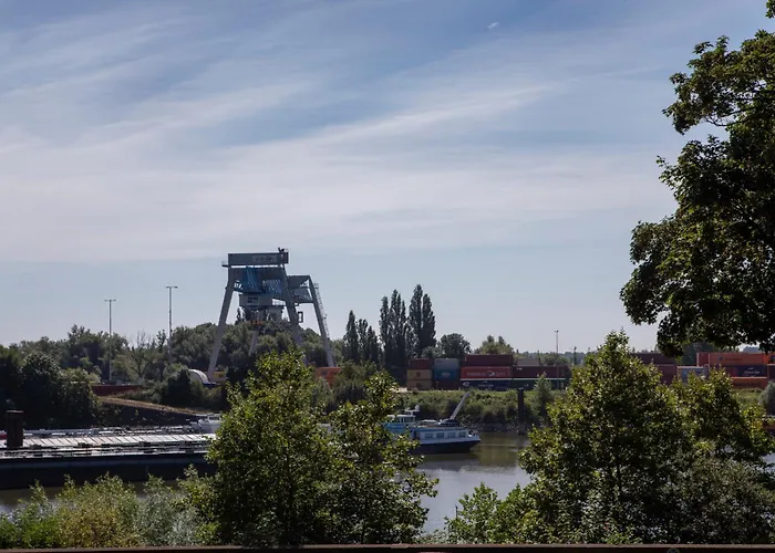 Rheinpark Rheinblick & Parkplatz * إميريش